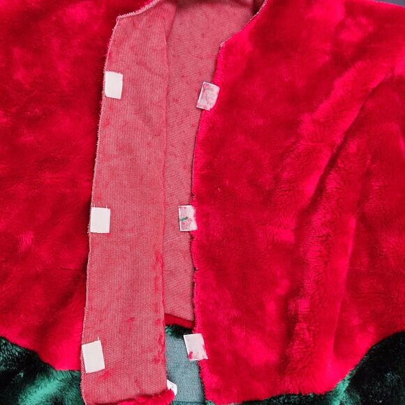 Vintage Christmas Tree Skirt Velvety Red Green Faux Fur Large 48 in 4 Foot Plush - Picture 4 of 11